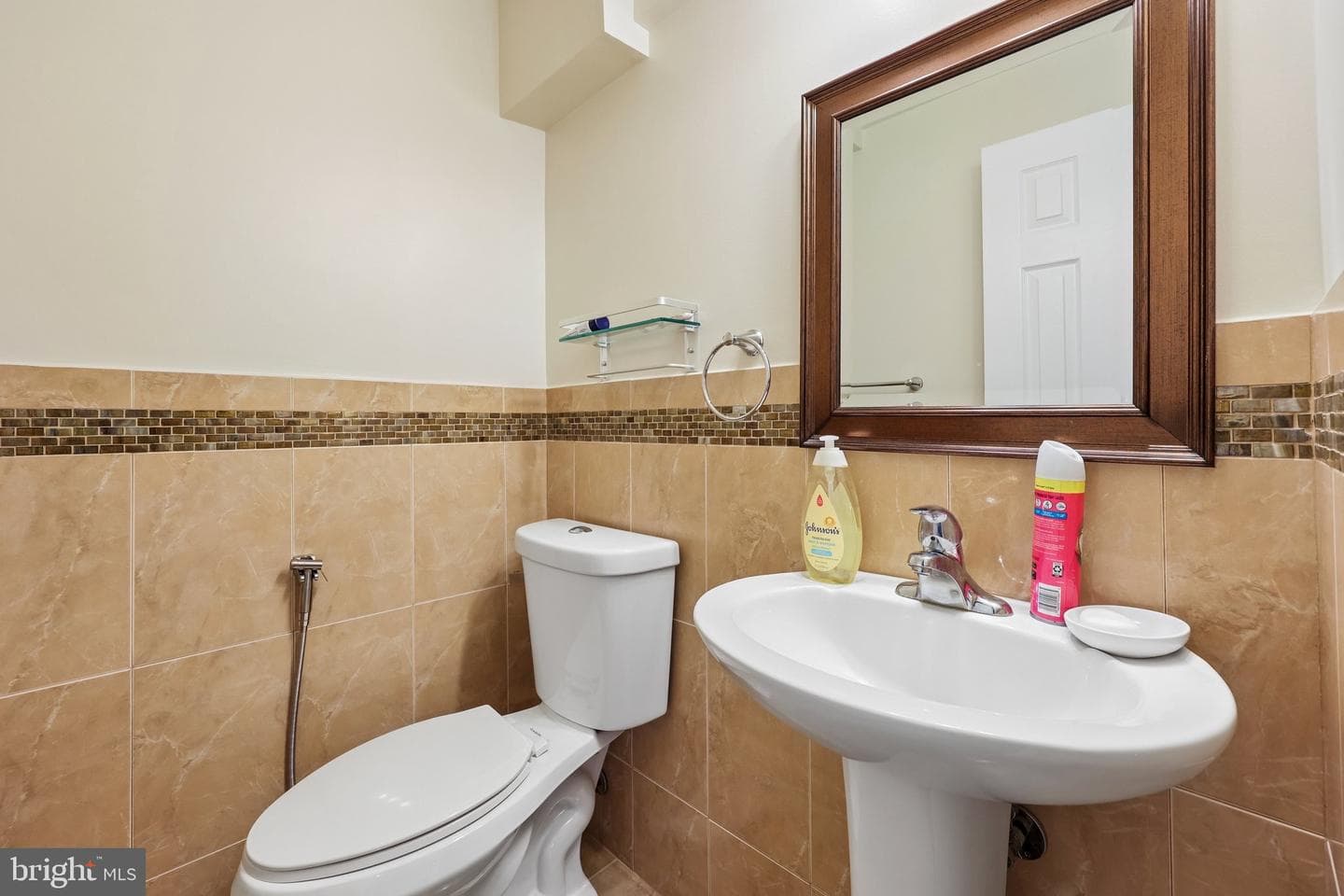 2205 Abbotsford photo 30