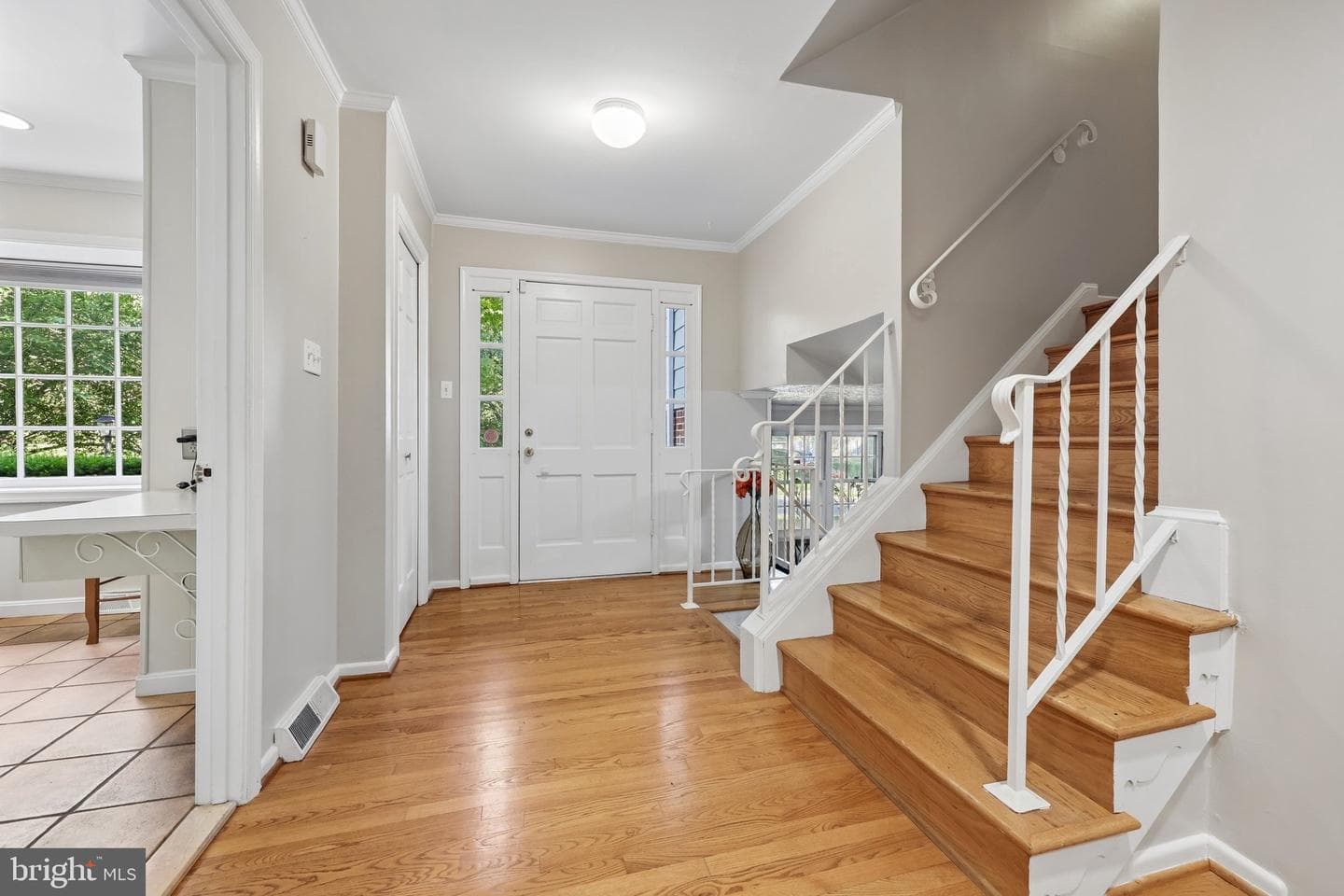 2205 Abbotsford photo 4