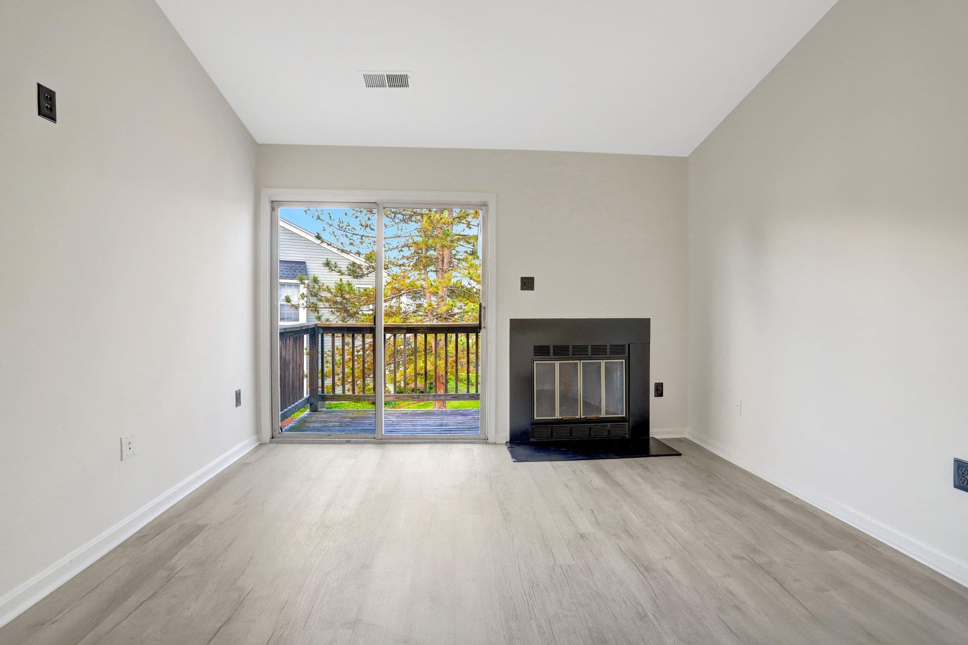 8627 Beekman Pl # 27C photo 3