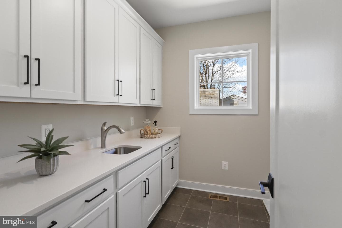 1103 Desale Street SW photo 40