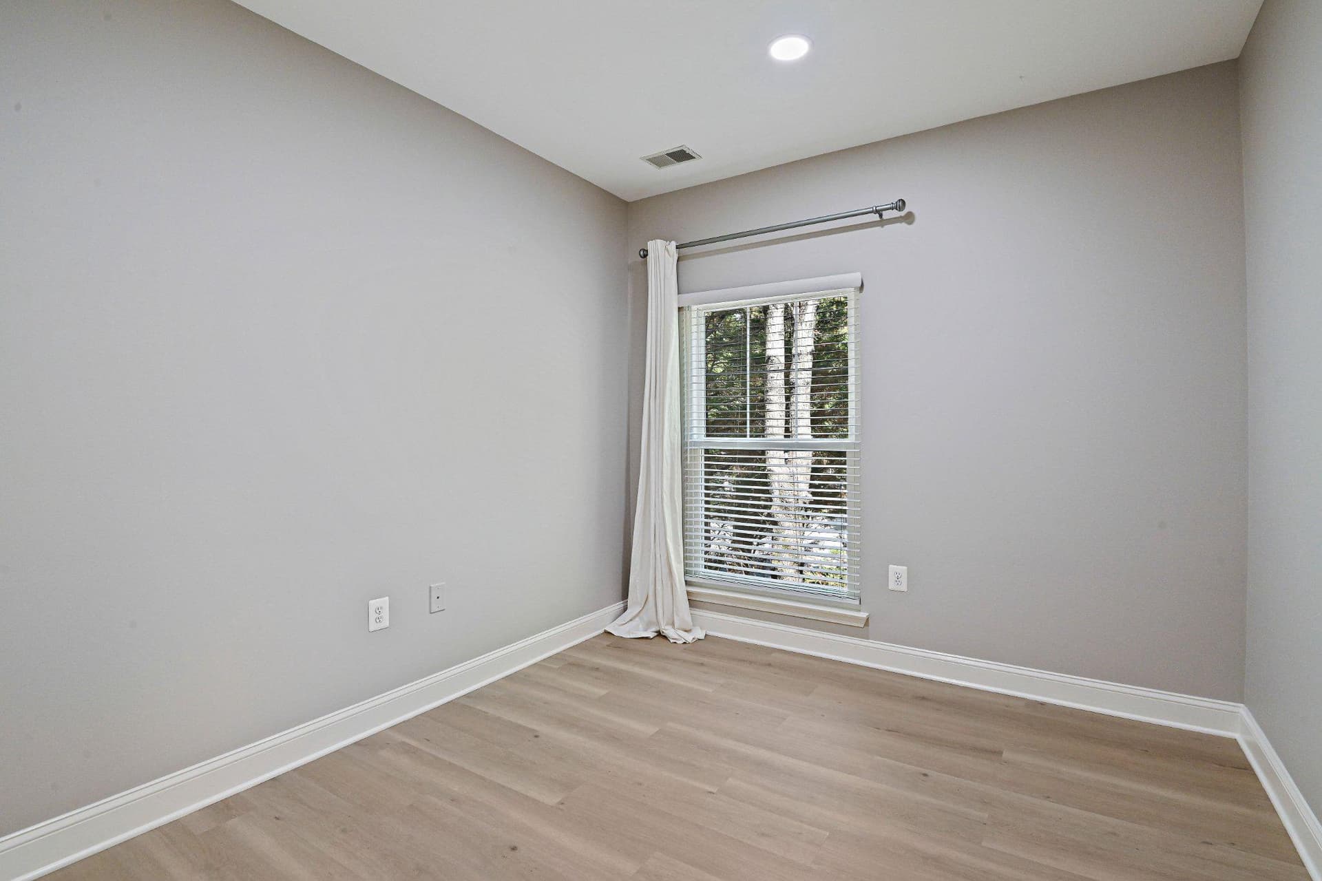 1519 N Point Drive #202 photo 28