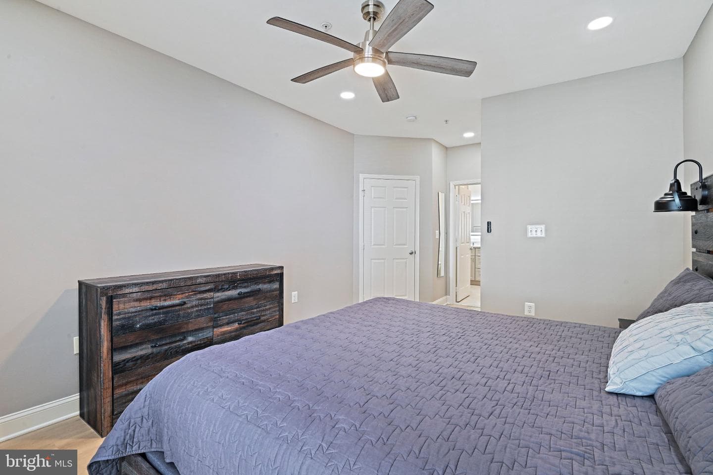 1519 N Point Drive #202 photo 32