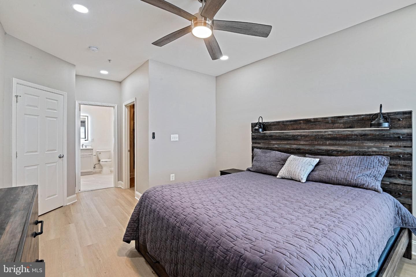1519 N Point Drive #202 photo 33