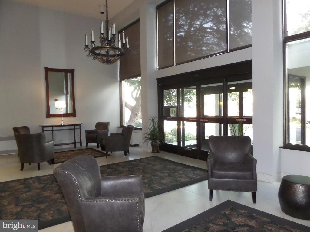 2059 Huntington Ave # 1100 photo 24