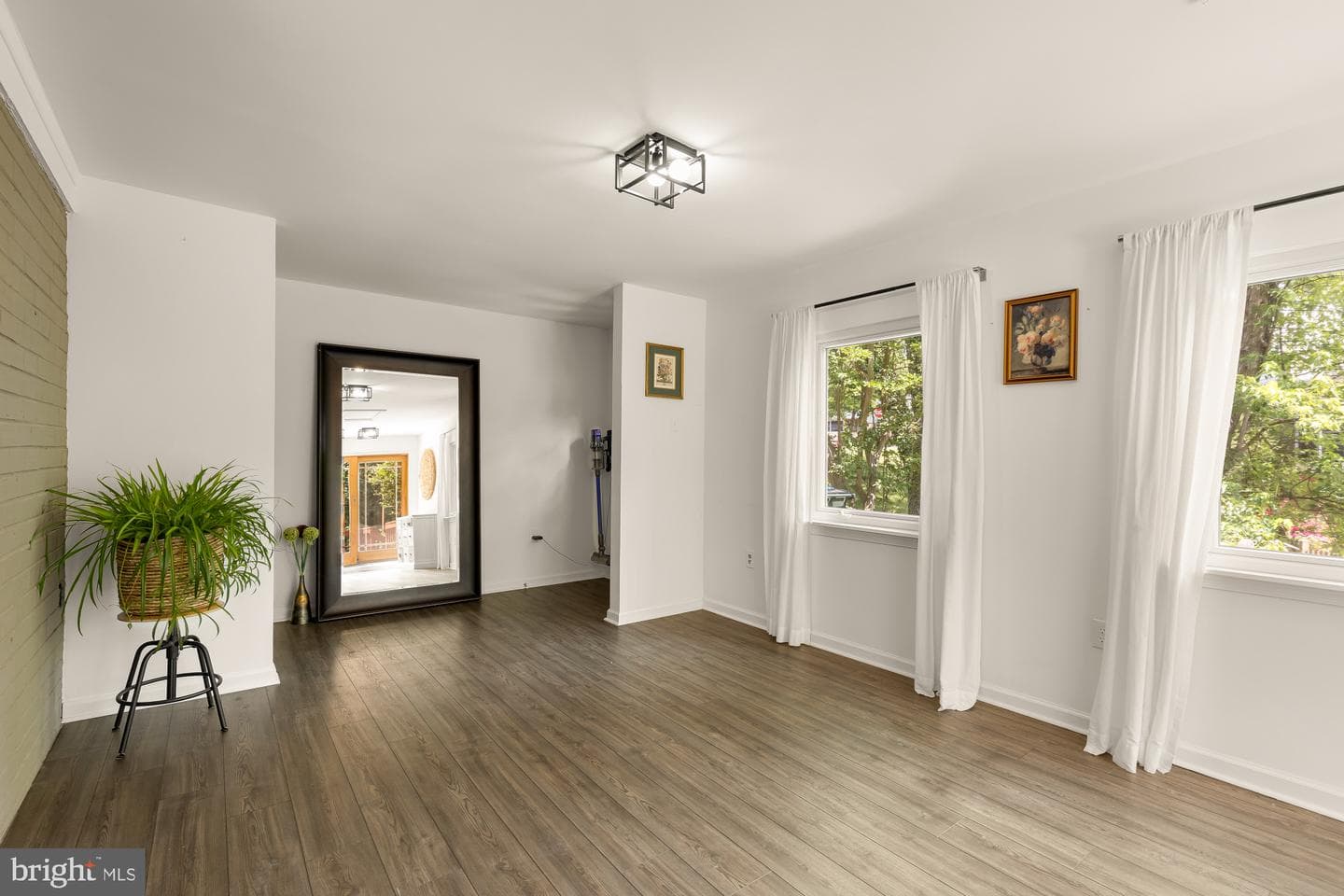 10103 Dundalk Street photo 16