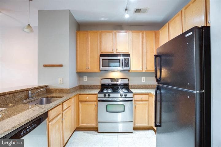 2665 Prosperity Avenue #403 photo 20
