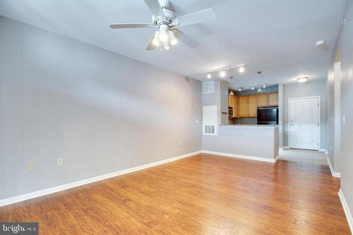 2665 Prosperity Avenue #403 photo 27