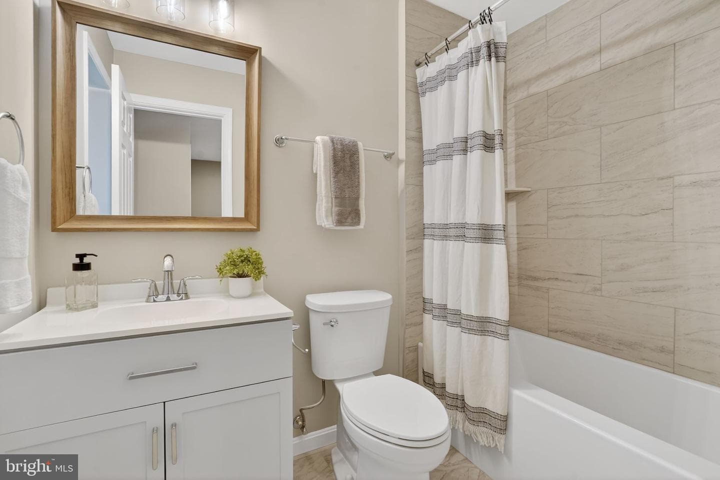 8227 Singleleaf Lane photo 24