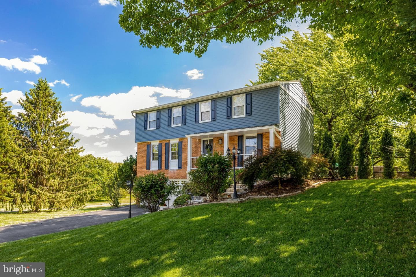 933 War Admiral Street photo 3