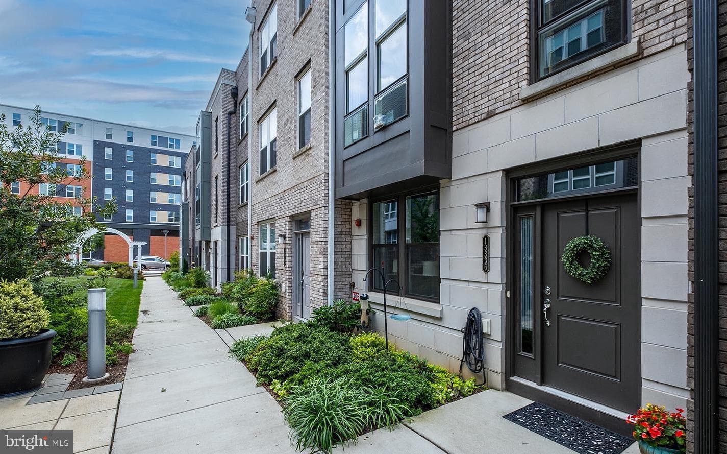 13336 Sherwood Park Lane, Herndon