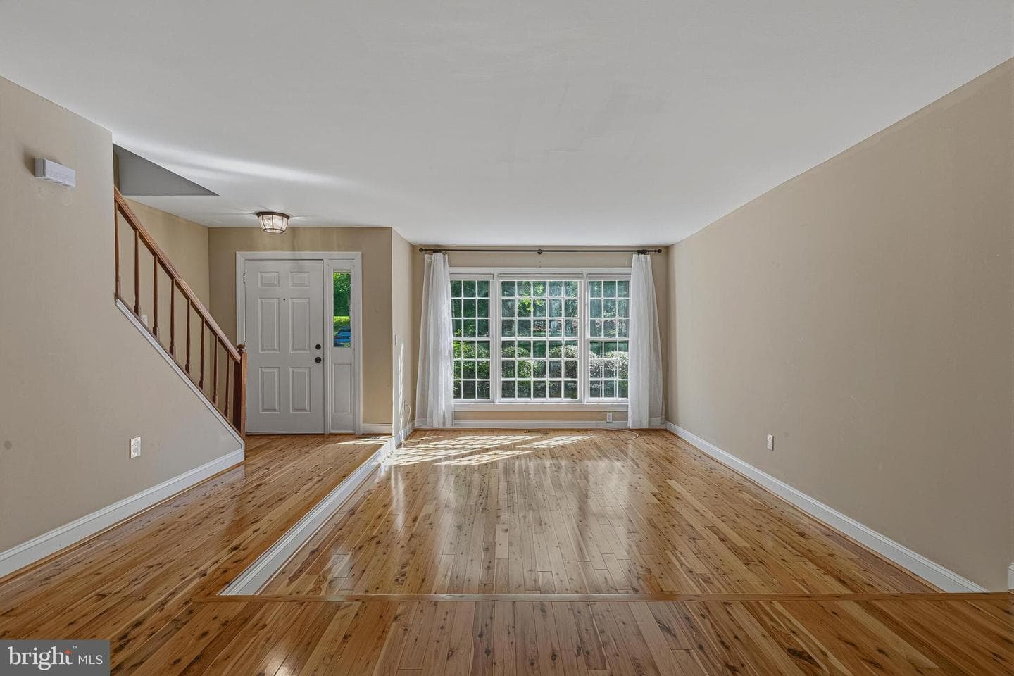 8144 Cliffview Avenue photo 3