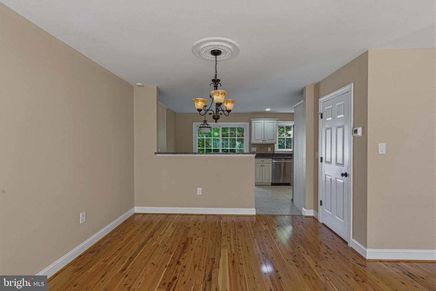 8144 Cliffview Avenue photo 4