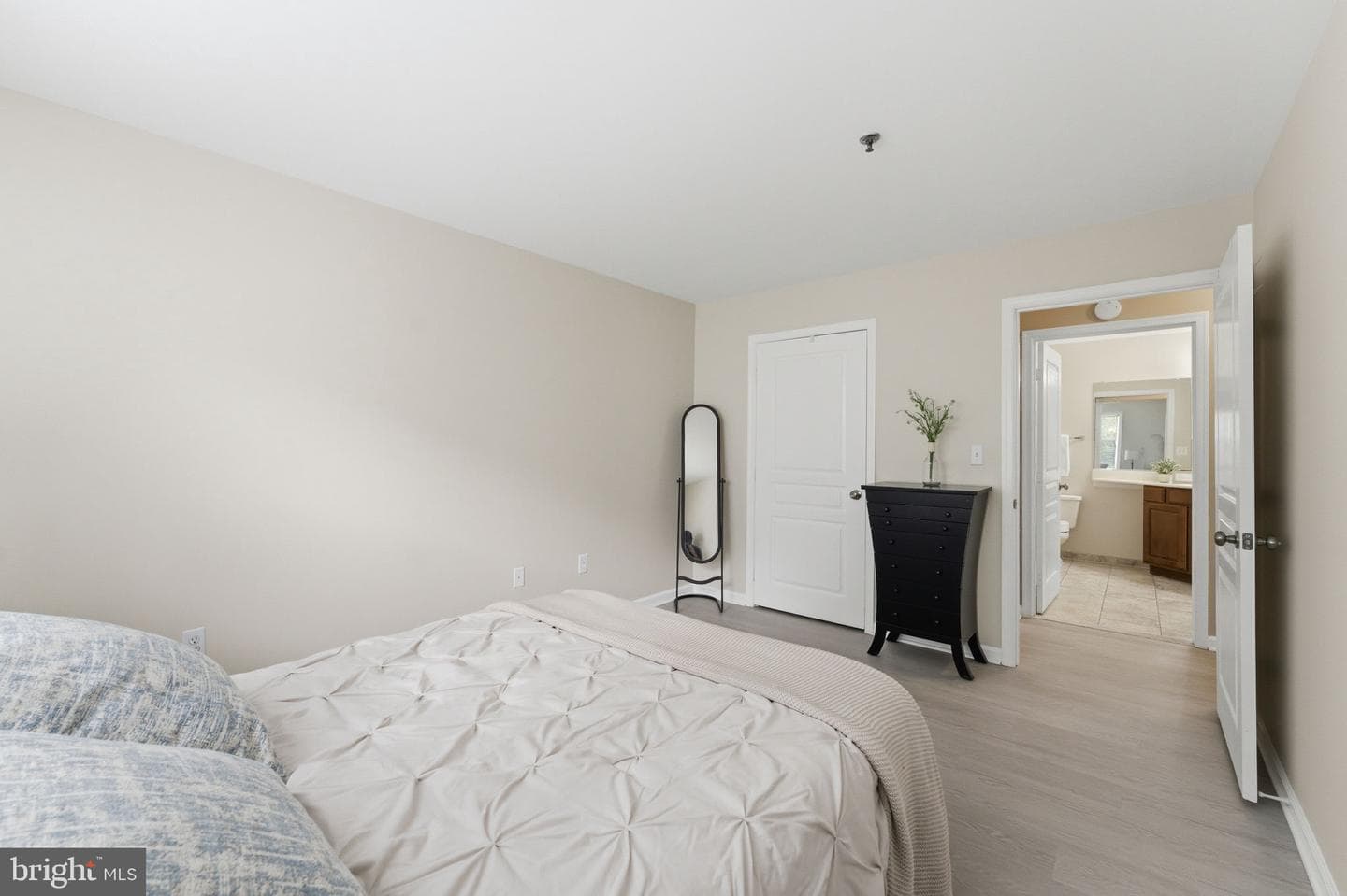 5565 Seminary Road #313 photo 37