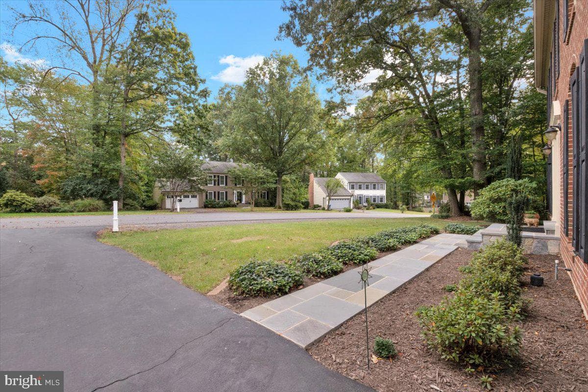 11556 Southington Lane photo 5