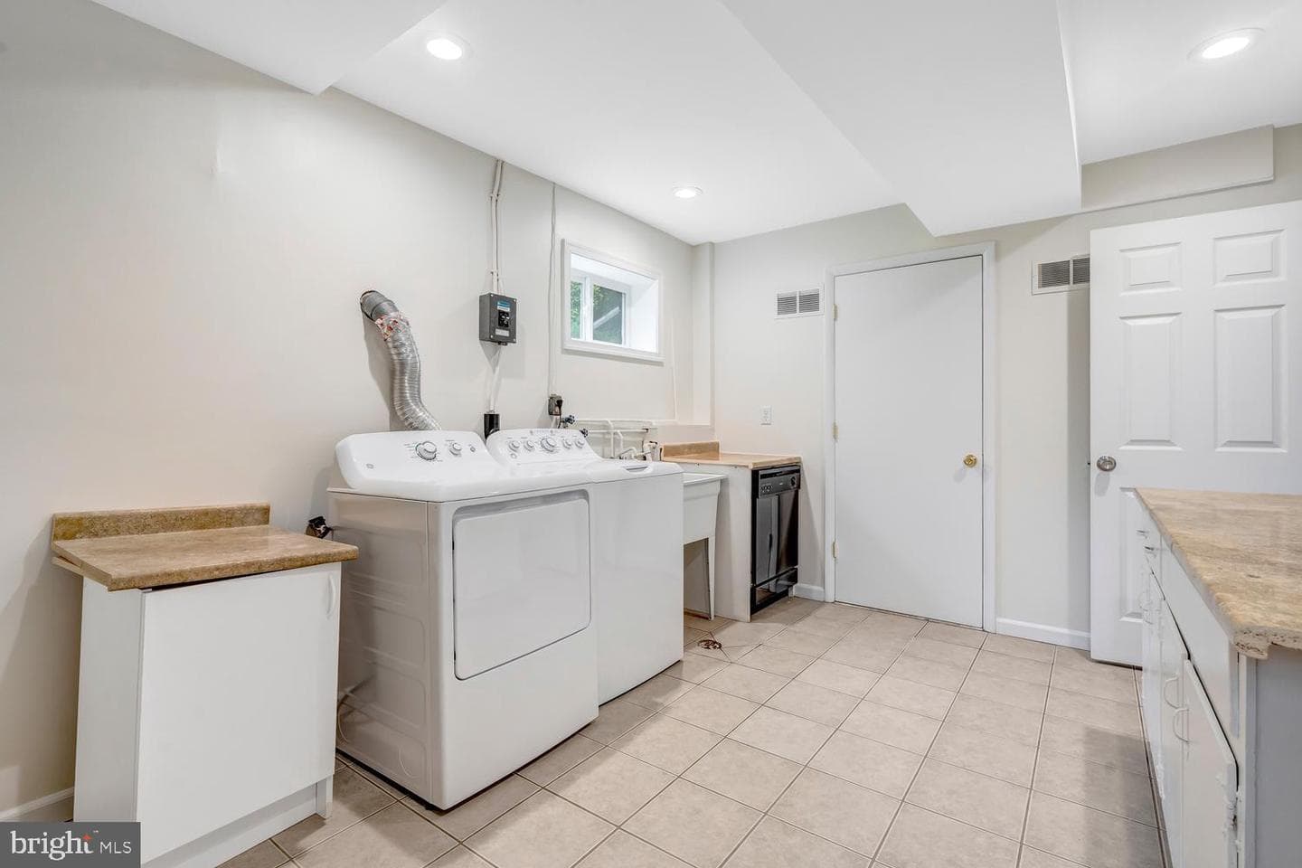 2108 Wilkinson Place photo 40