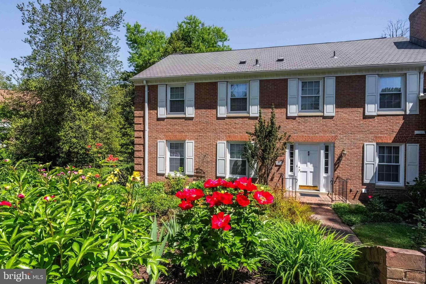 1003 Priory Place photo 3