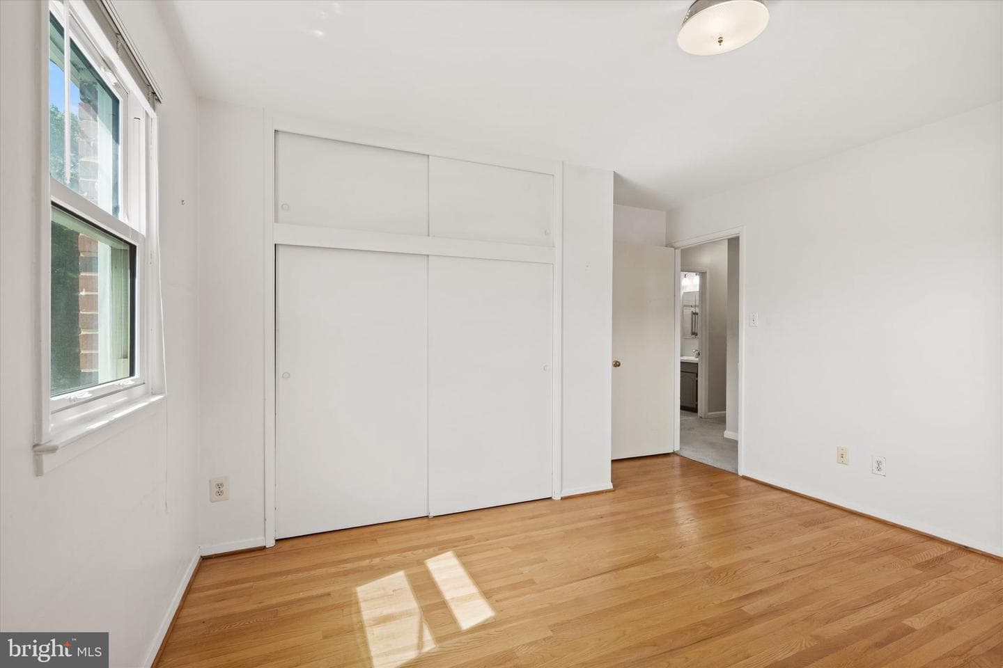 5308 Inverchapel Road photo 13