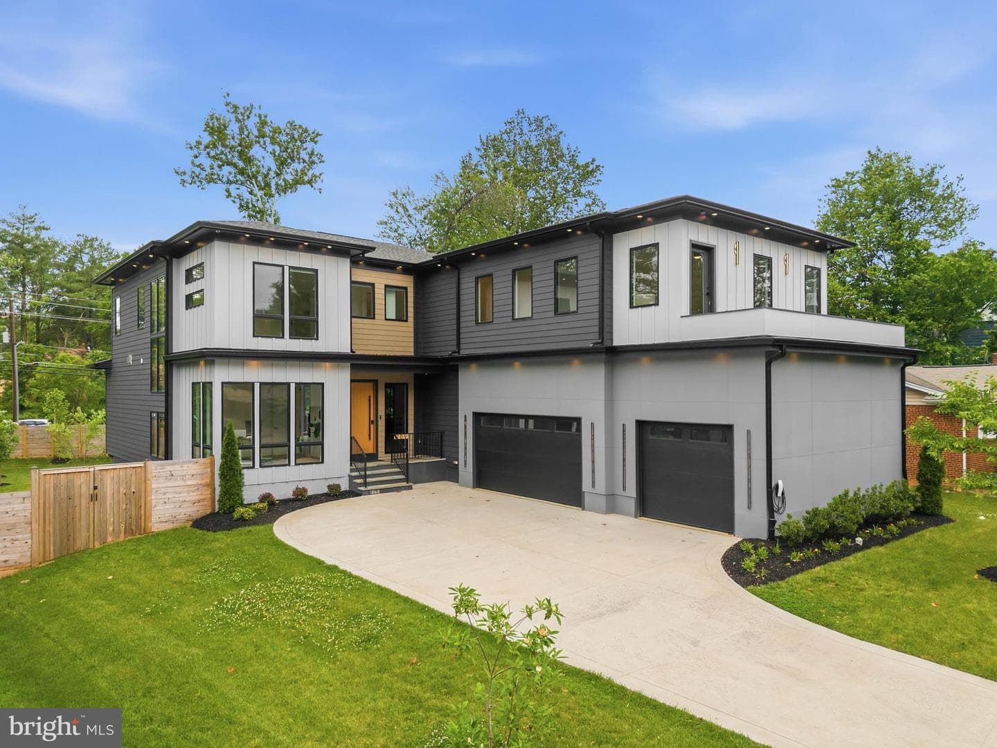 909 Myers Circle SW, Vienna