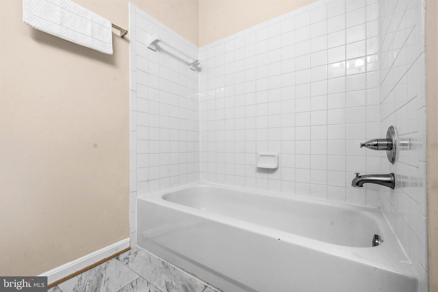 2475 Wheat Meadow Circle photo 34