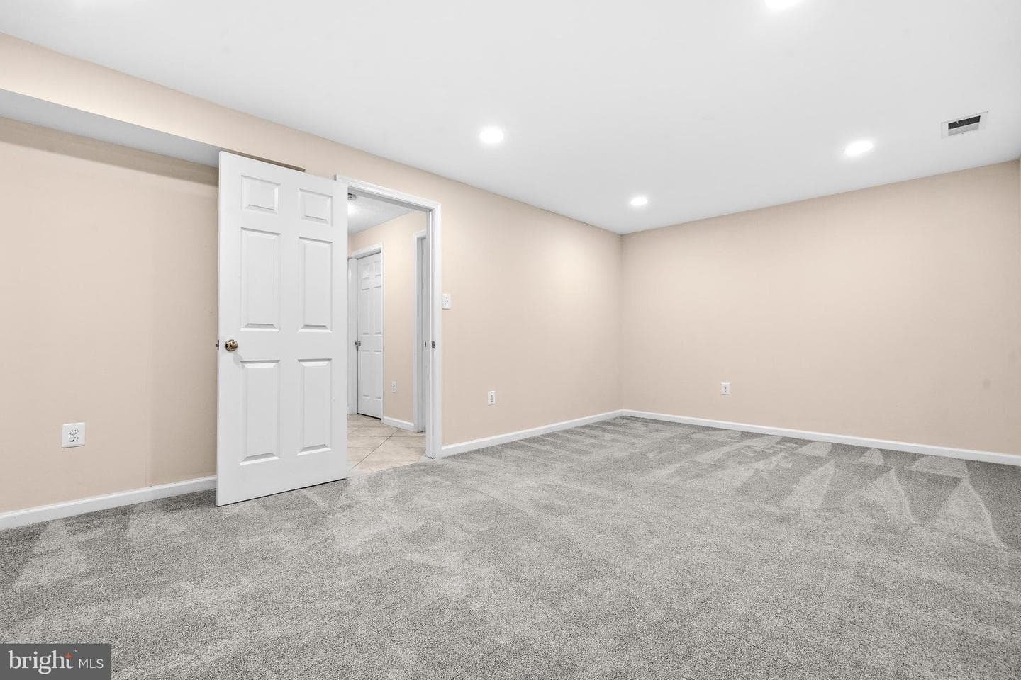 2475 Wheat Meadow Circle photo 39