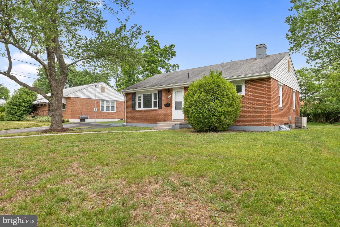 6421 Dorset Drive photo 2
