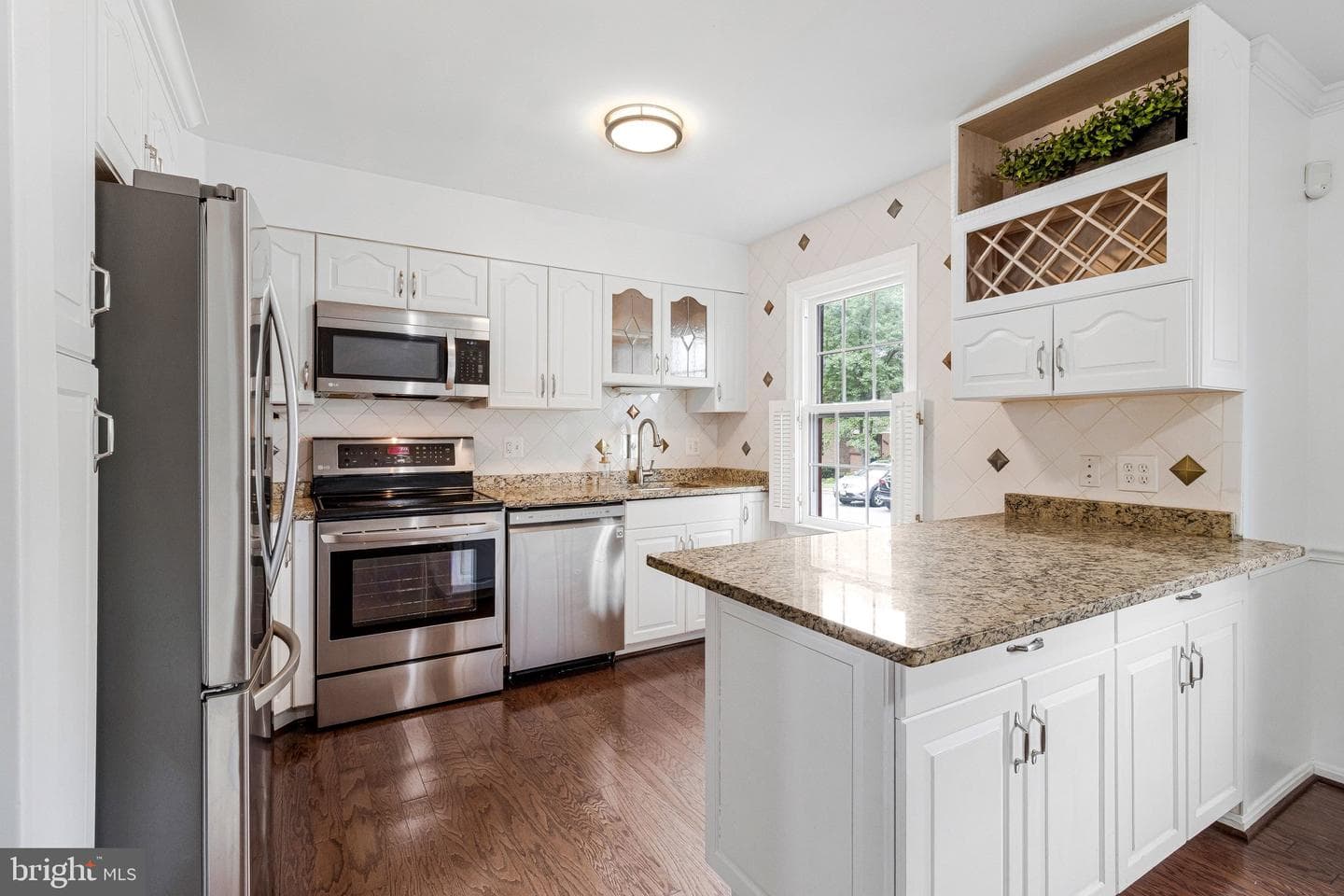 5919 Ambassador Way photo 20