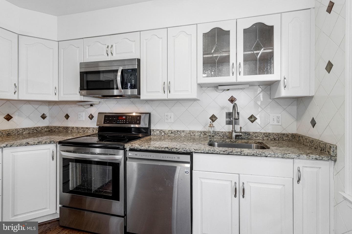 5919 Ambassador Way photo 23