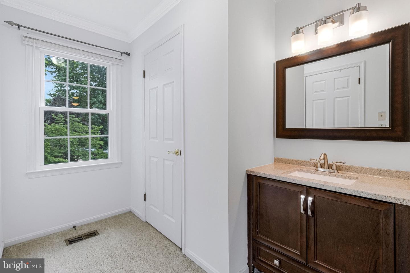 5919 Ambassador Way photo 31