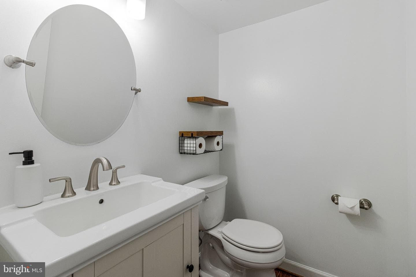 5919 Ambassador Way photo 7
