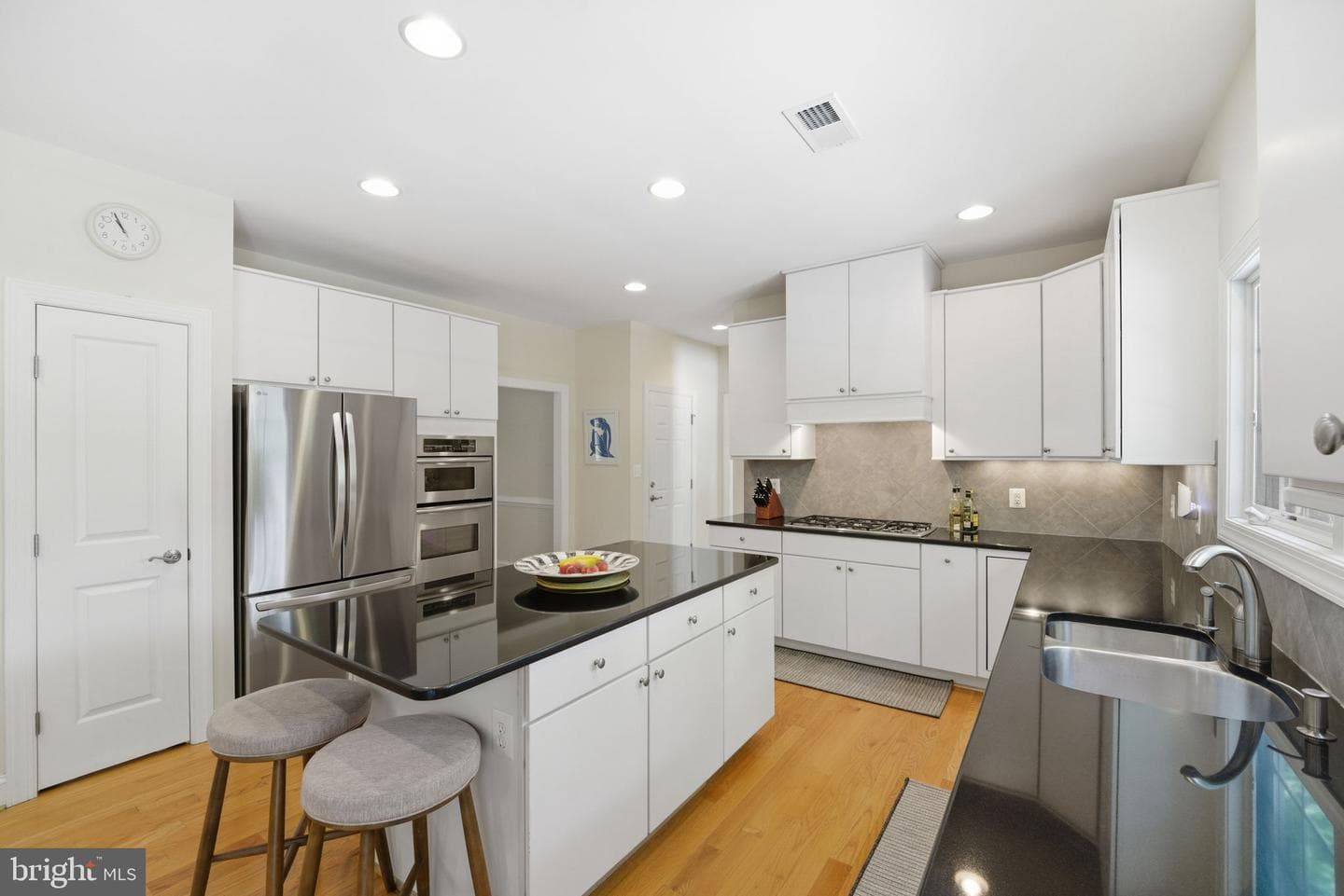 8104 Revatom Court photo 2