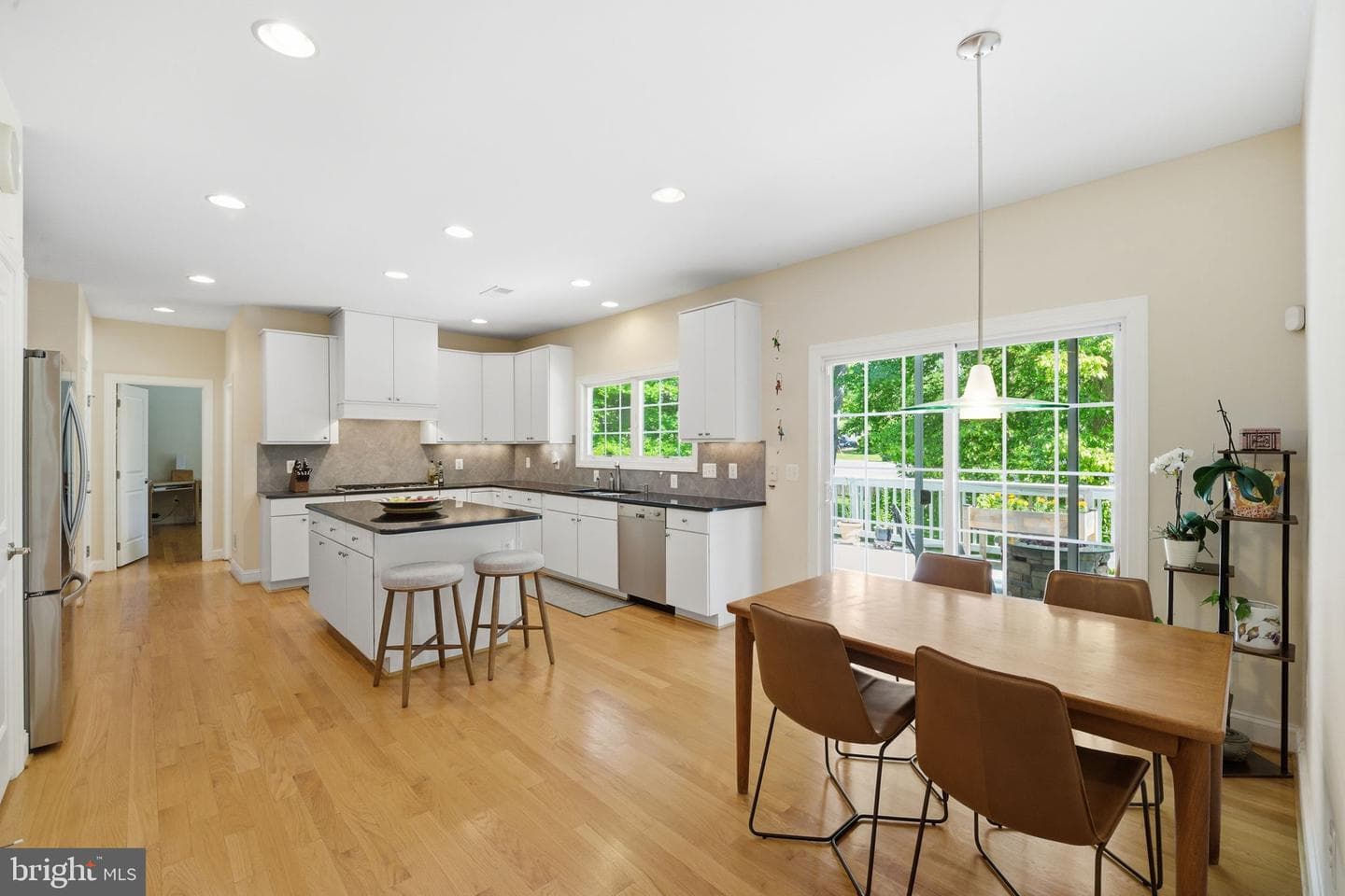 8104 Revatom Court photo 23