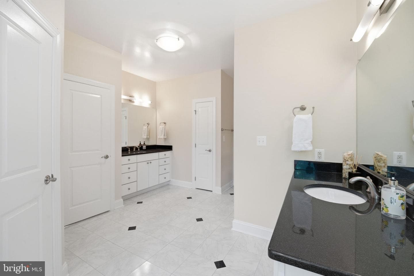 8104 Revatom Court photo 43