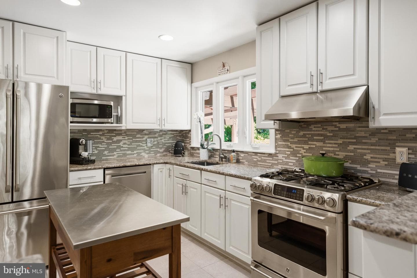 8611 Cyrus Place photo 11