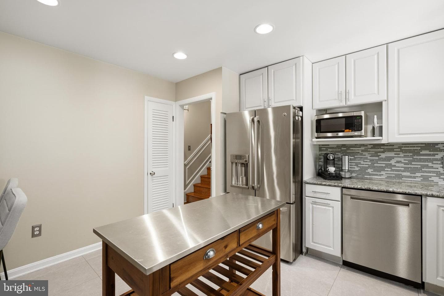 8611 Cyrus Place photo 14