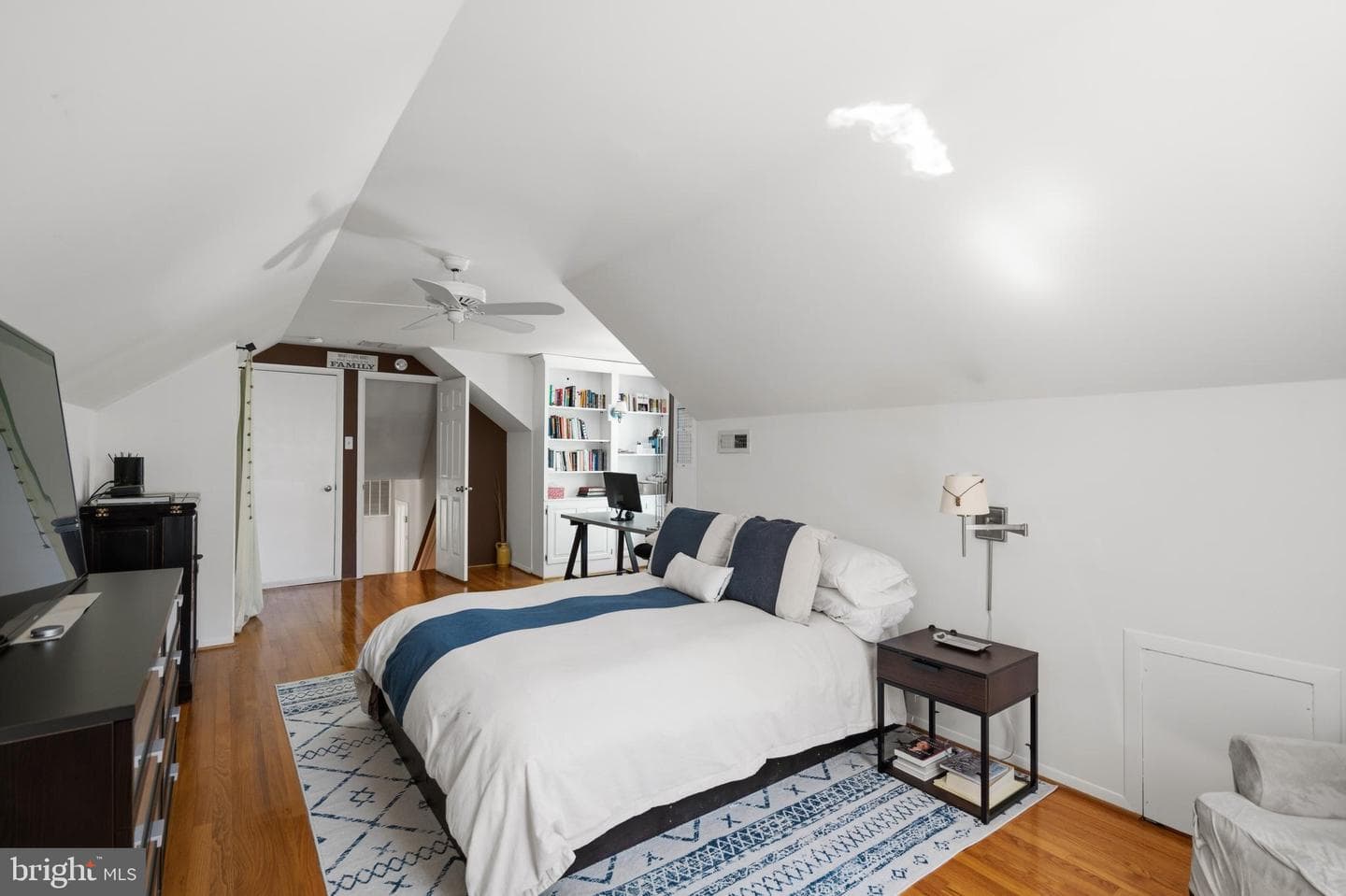 8611 Cyrus Place photo 28