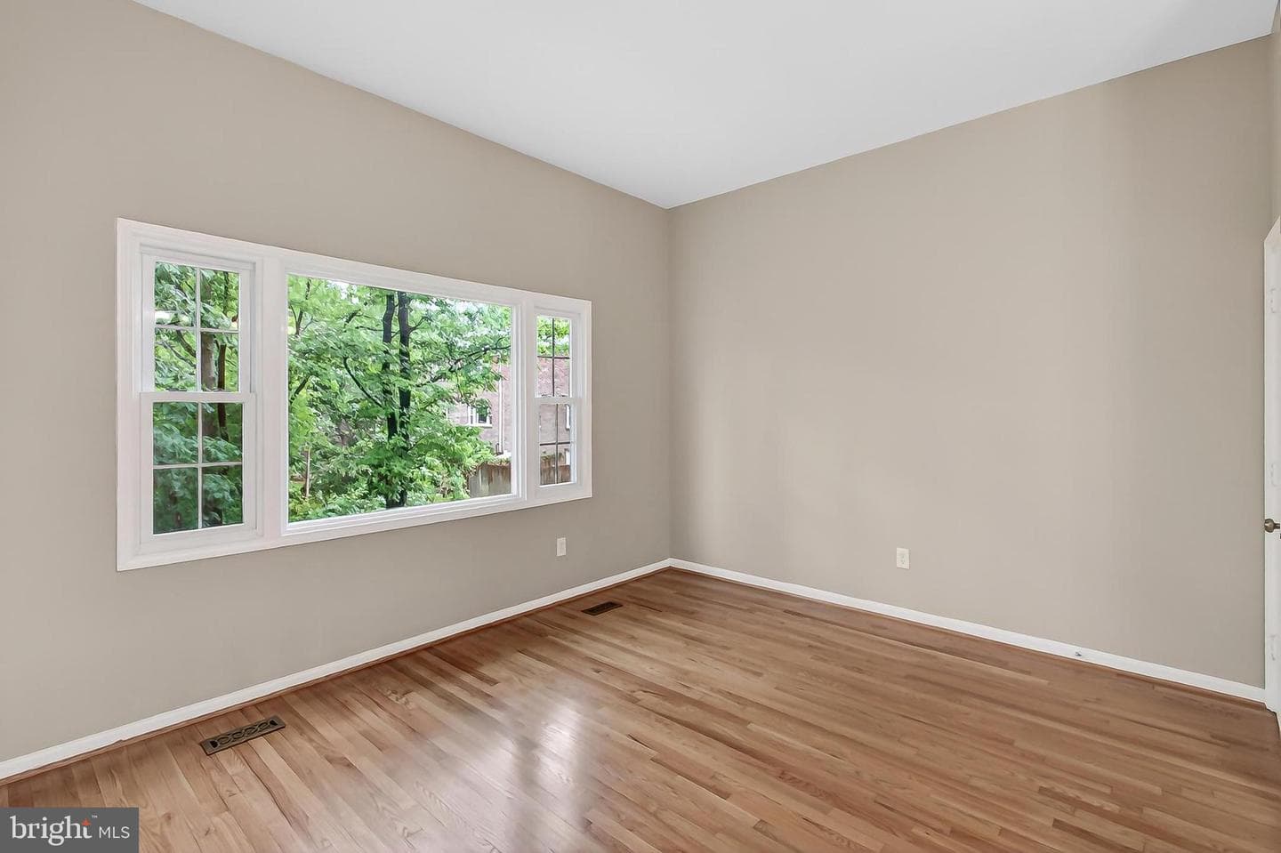 5833 Royal Ridge Drive #943 photo 8