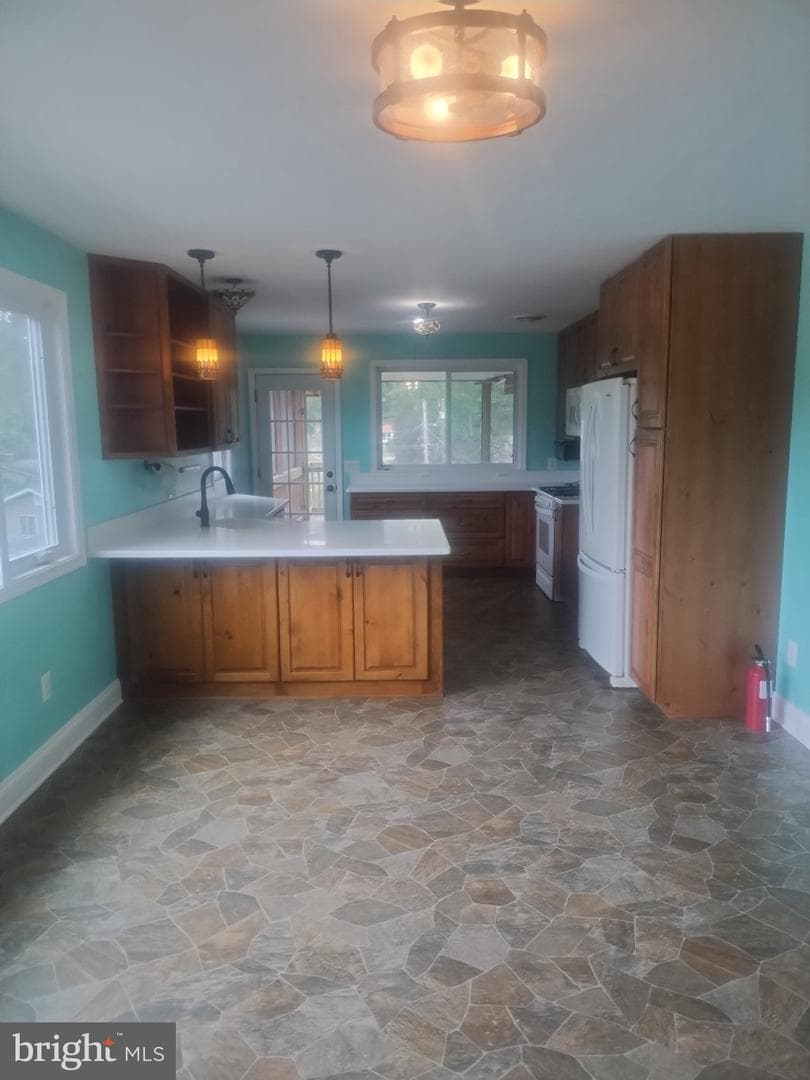 5008 Regina Drive photo 7