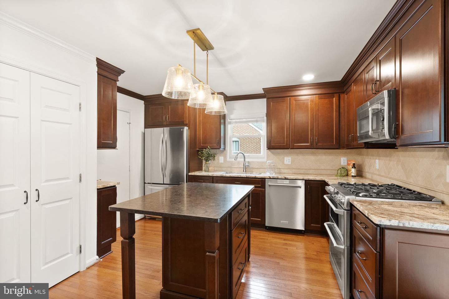 12056 Edgemere Circle photo 24