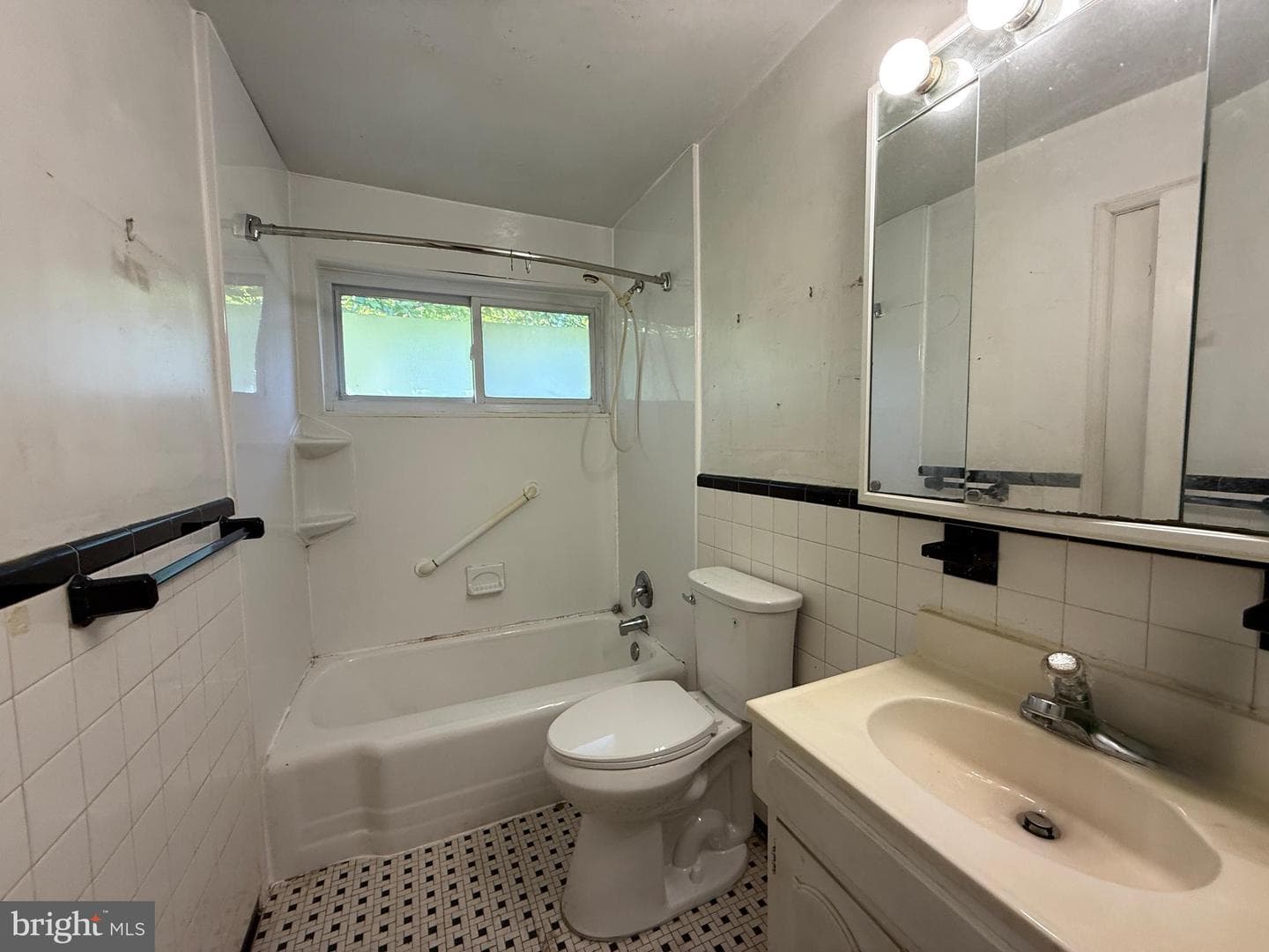 7028 Bradley Circle photo 10