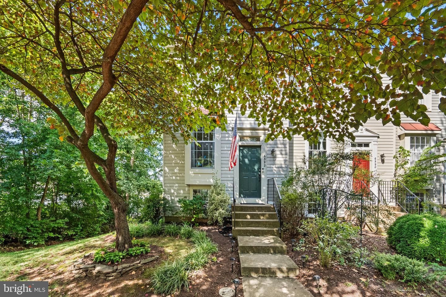 6592 Skylemar Trail photo 2