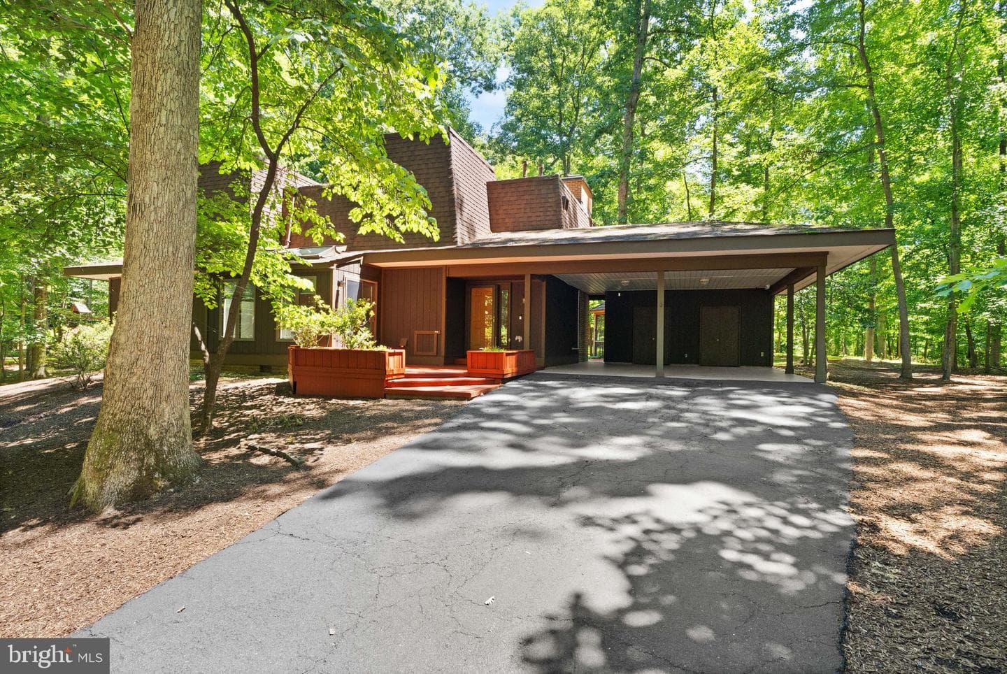 11609 Sourwood Lane, Reston
