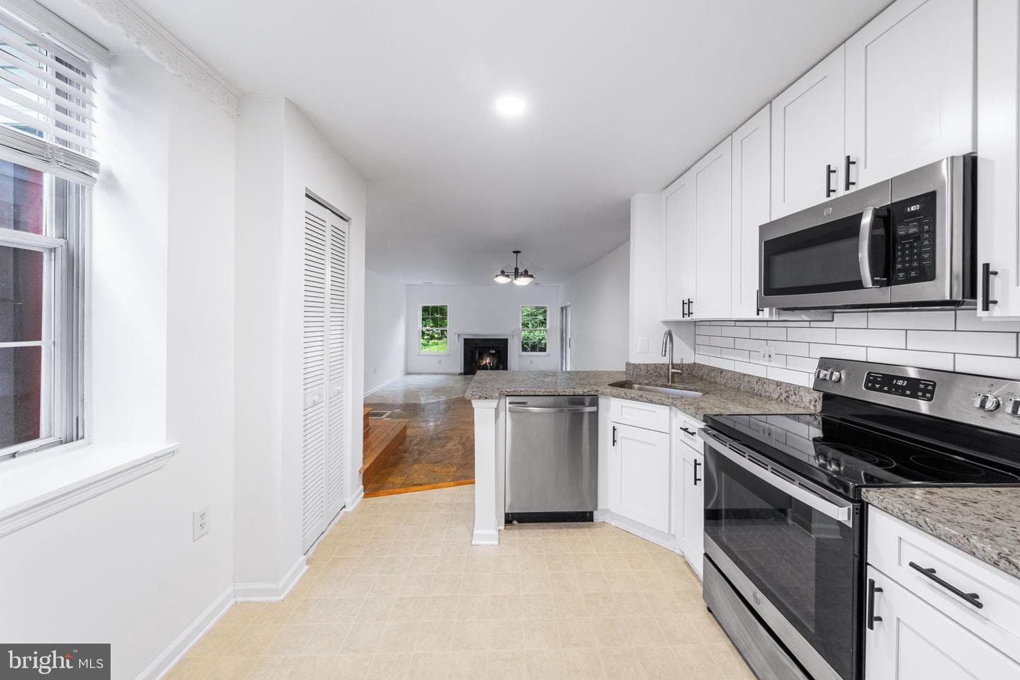 2912 Yarling Court photo 10