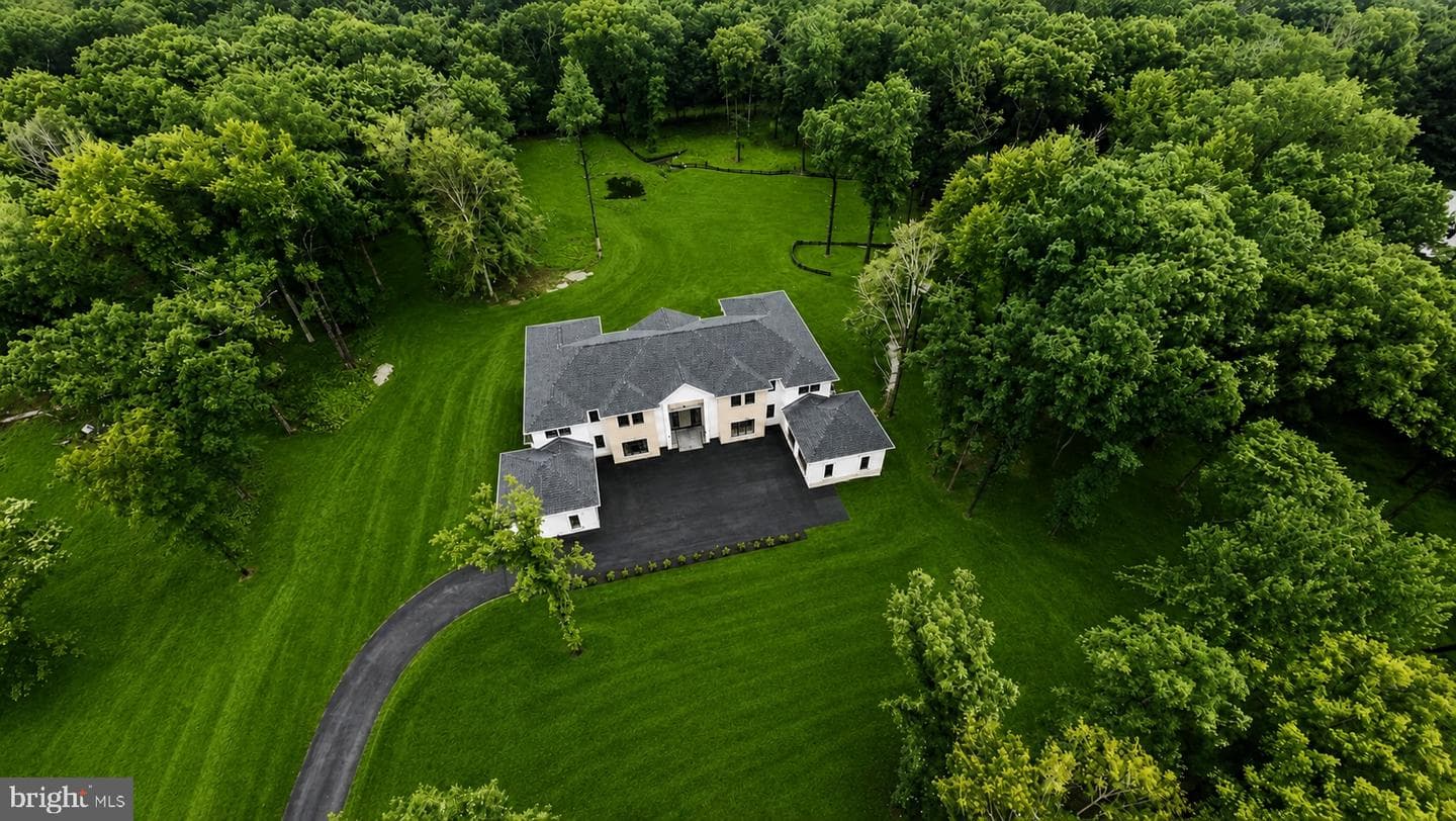 5947 Doyle Road photo 3