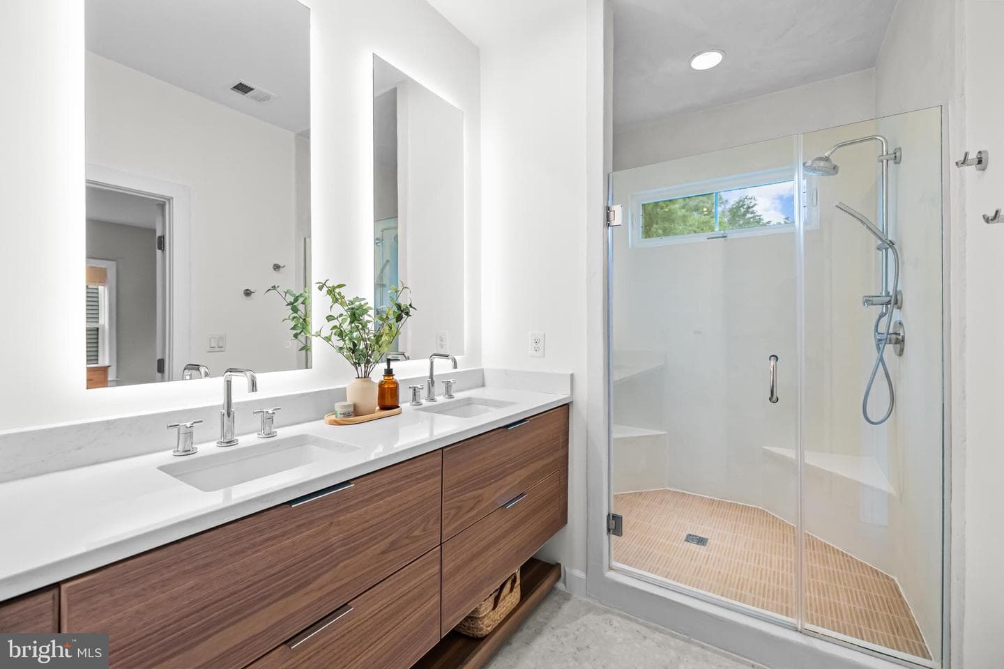 9253 Wood Violet Court photo 8