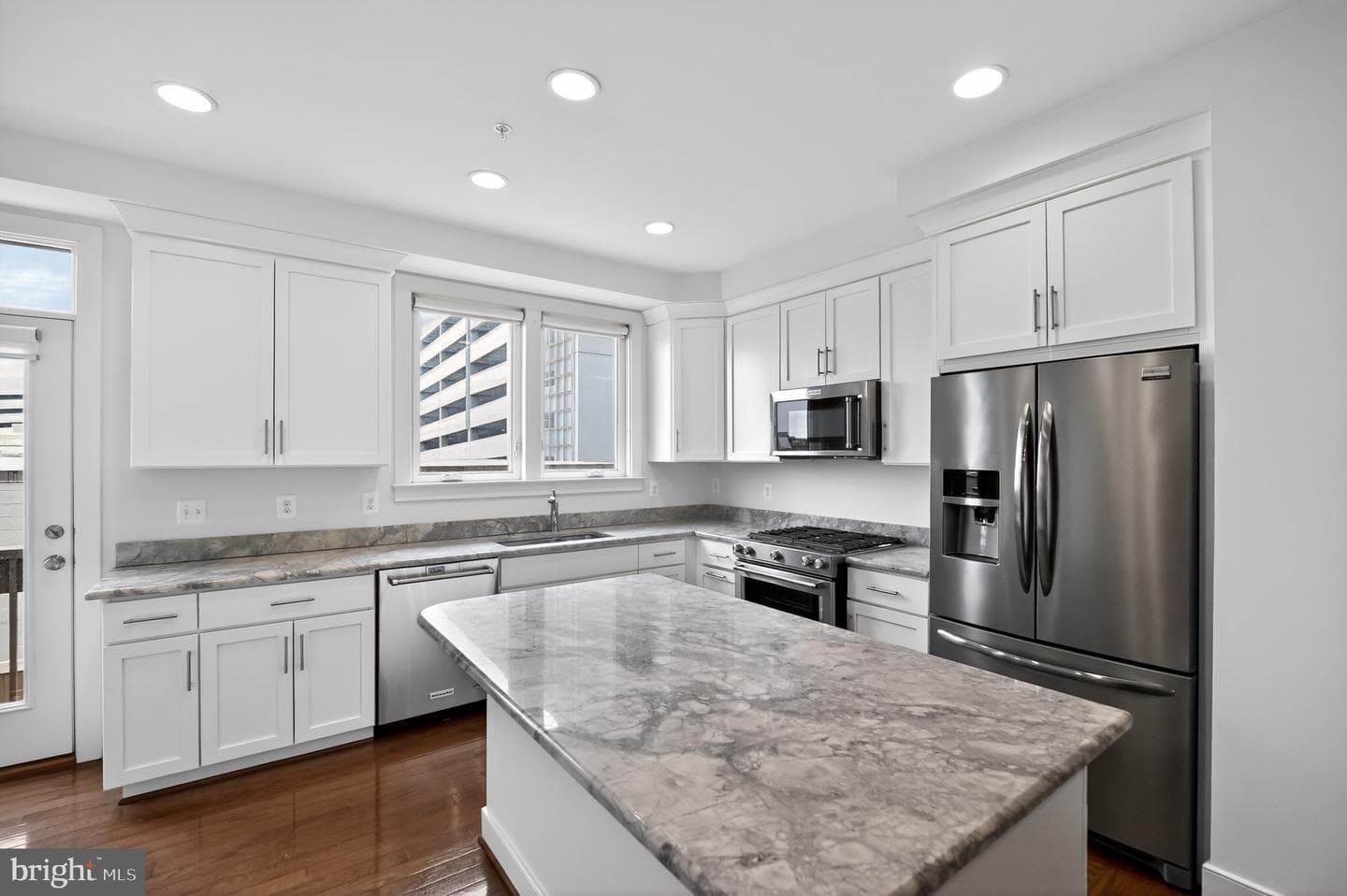 8319 Looking Glass Way photo 13
