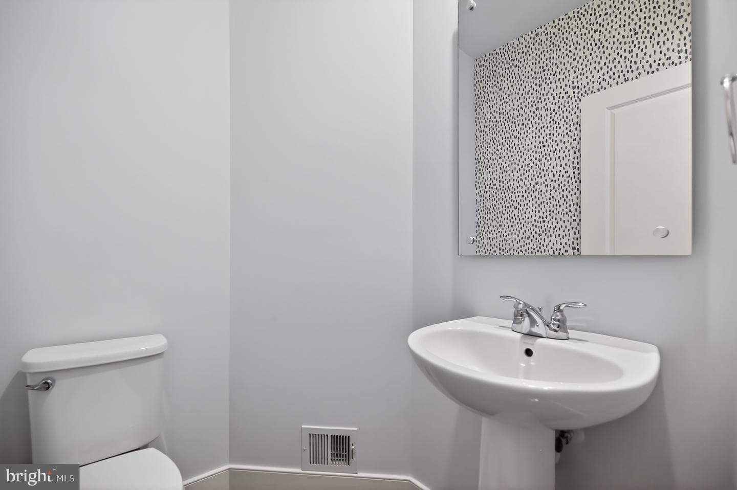 8319 Looking Glass Way photo 18