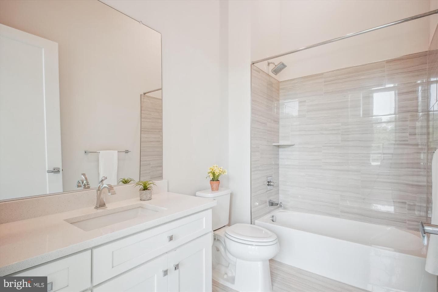 1761 Old Meadow Road #106 photo 18