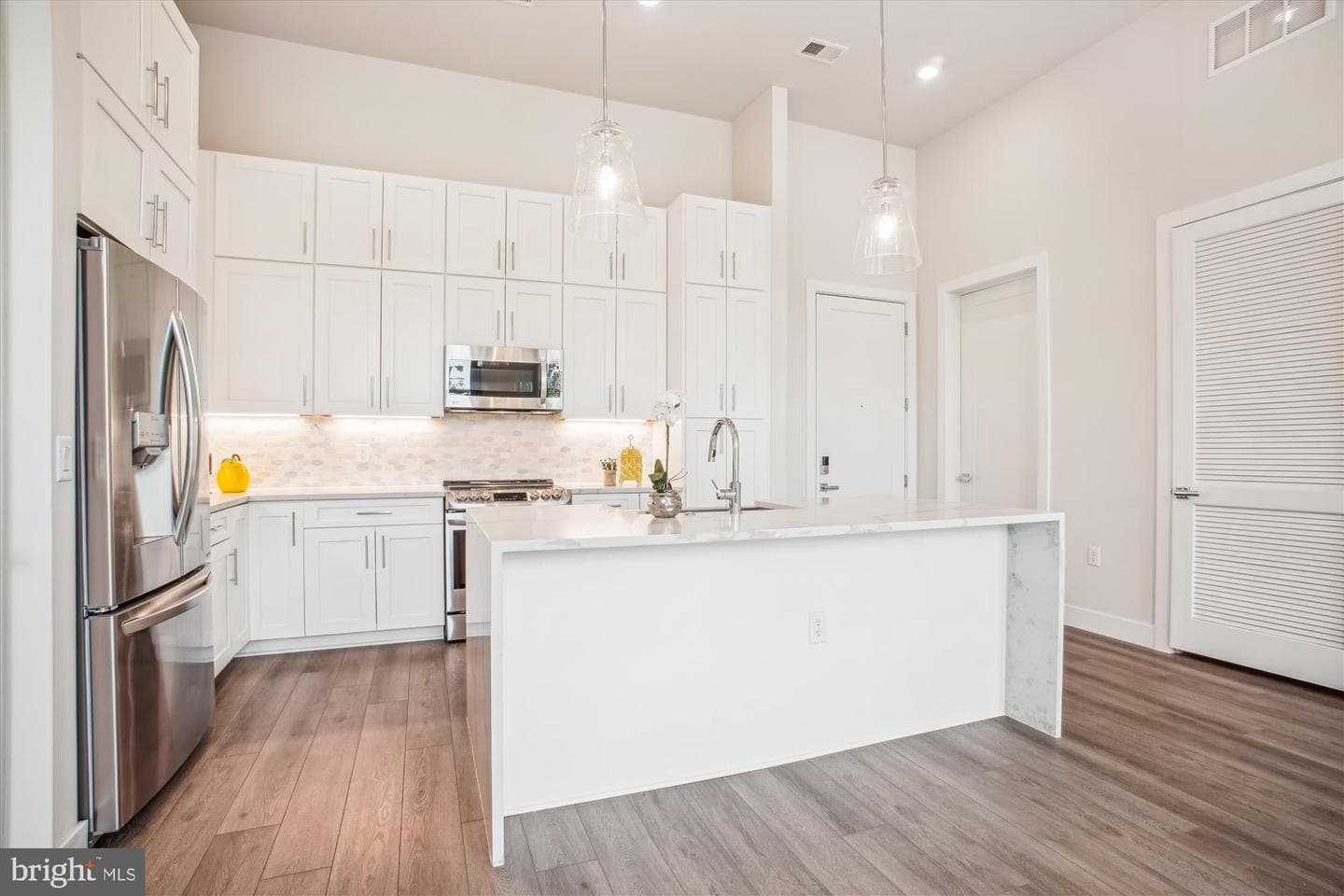 1761 Old Meadow Road #106 photo 4