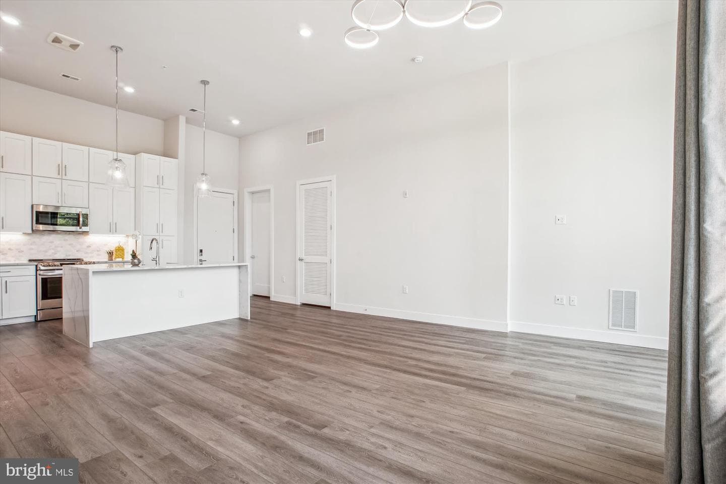 1761 Old Meadow Road #106 photo 8