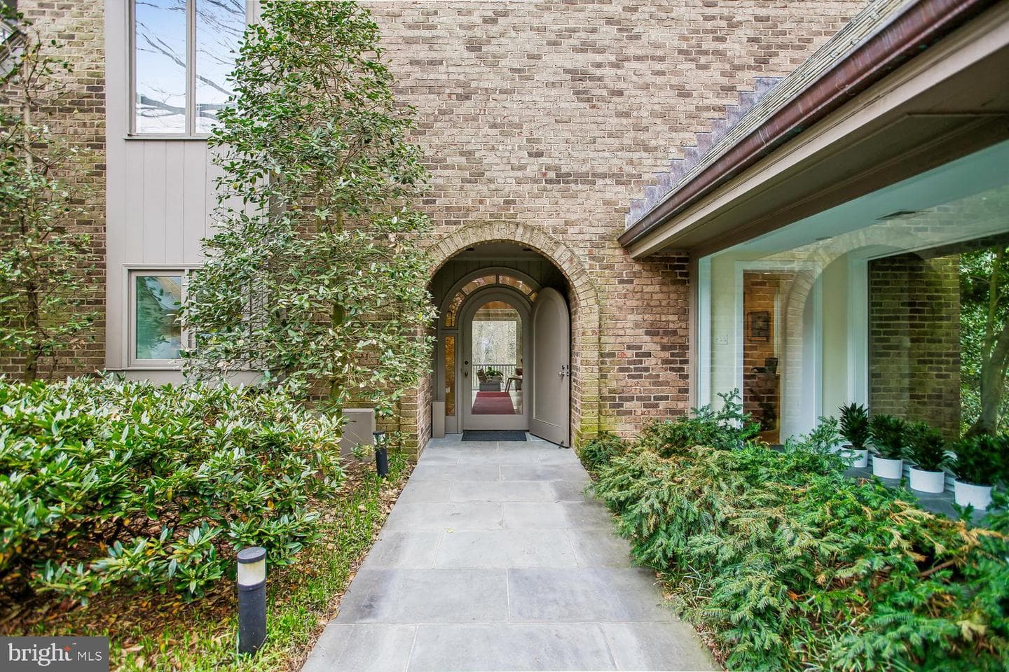 700 Belgrove Road photo 3